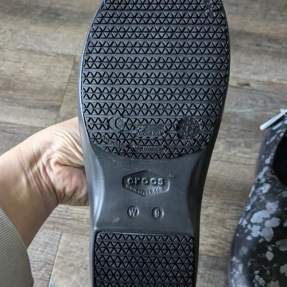 Crocs Clogs - Picture 3 of 3